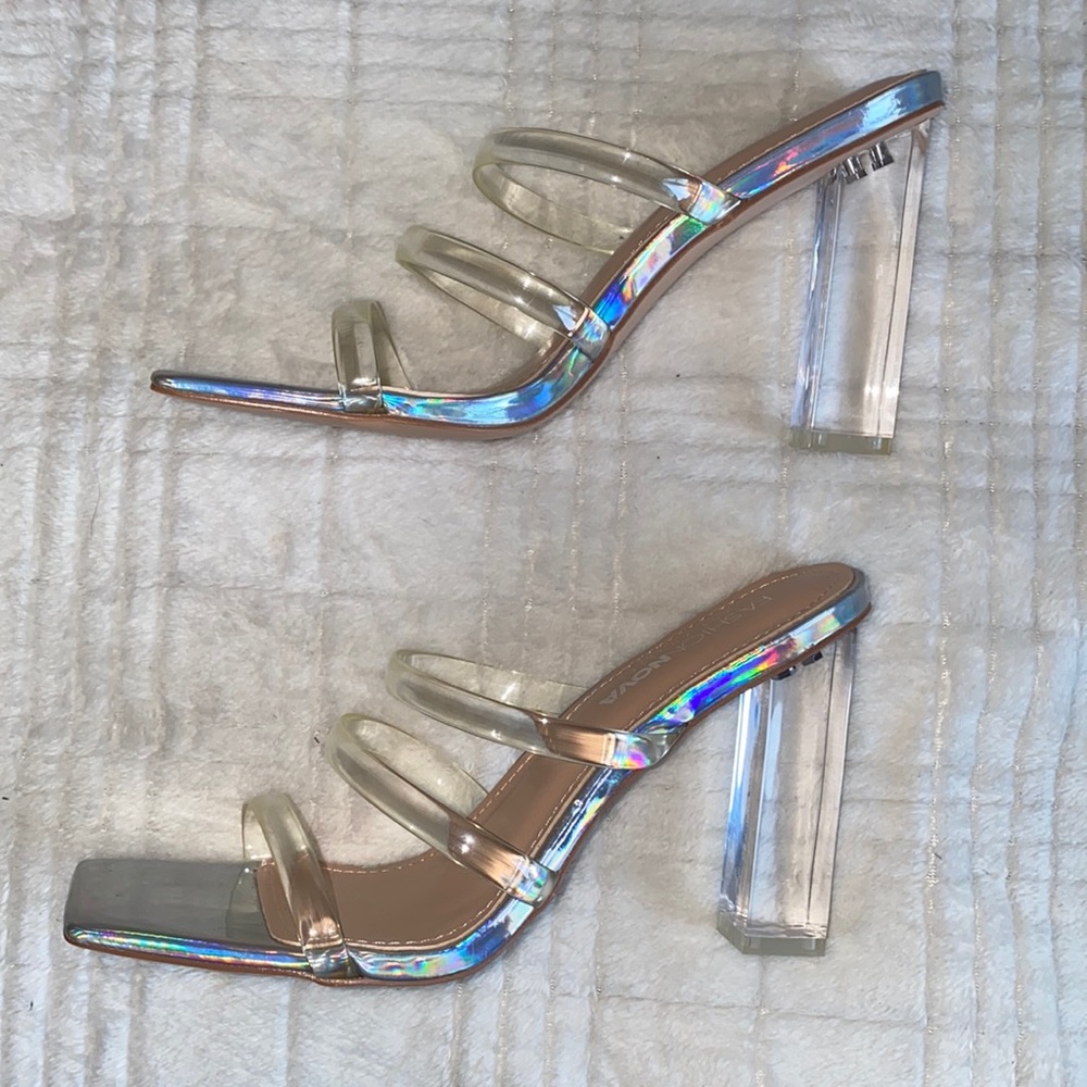 New holo/clear heels 🖤